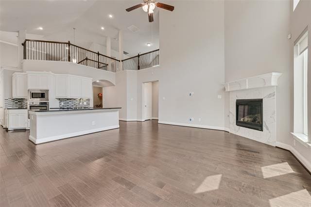 Building Photo - 4037 Hawthorne Dr