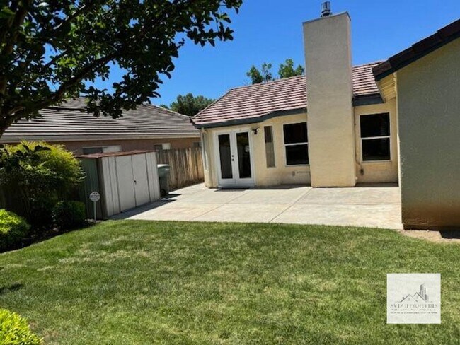 Building Photo - 3 Bedroom 2 bath in One of Fresno most desirable areas