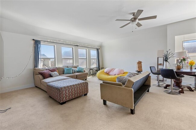 Building Photo - 13001 Hymeadow Dr