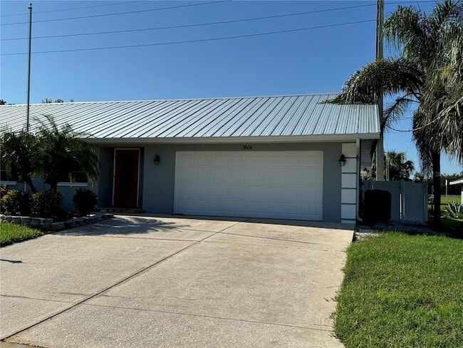 Building Photo - 5608 43rd Ave E