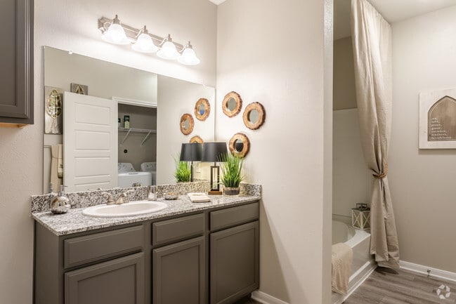 1BR,1BA - 826SF CHELSEA -BATHROOM - The Landry at Cross Creek