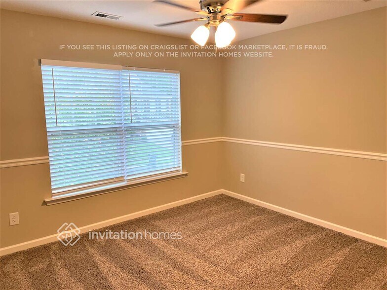 Building Photo - 15824 Homecoming Way