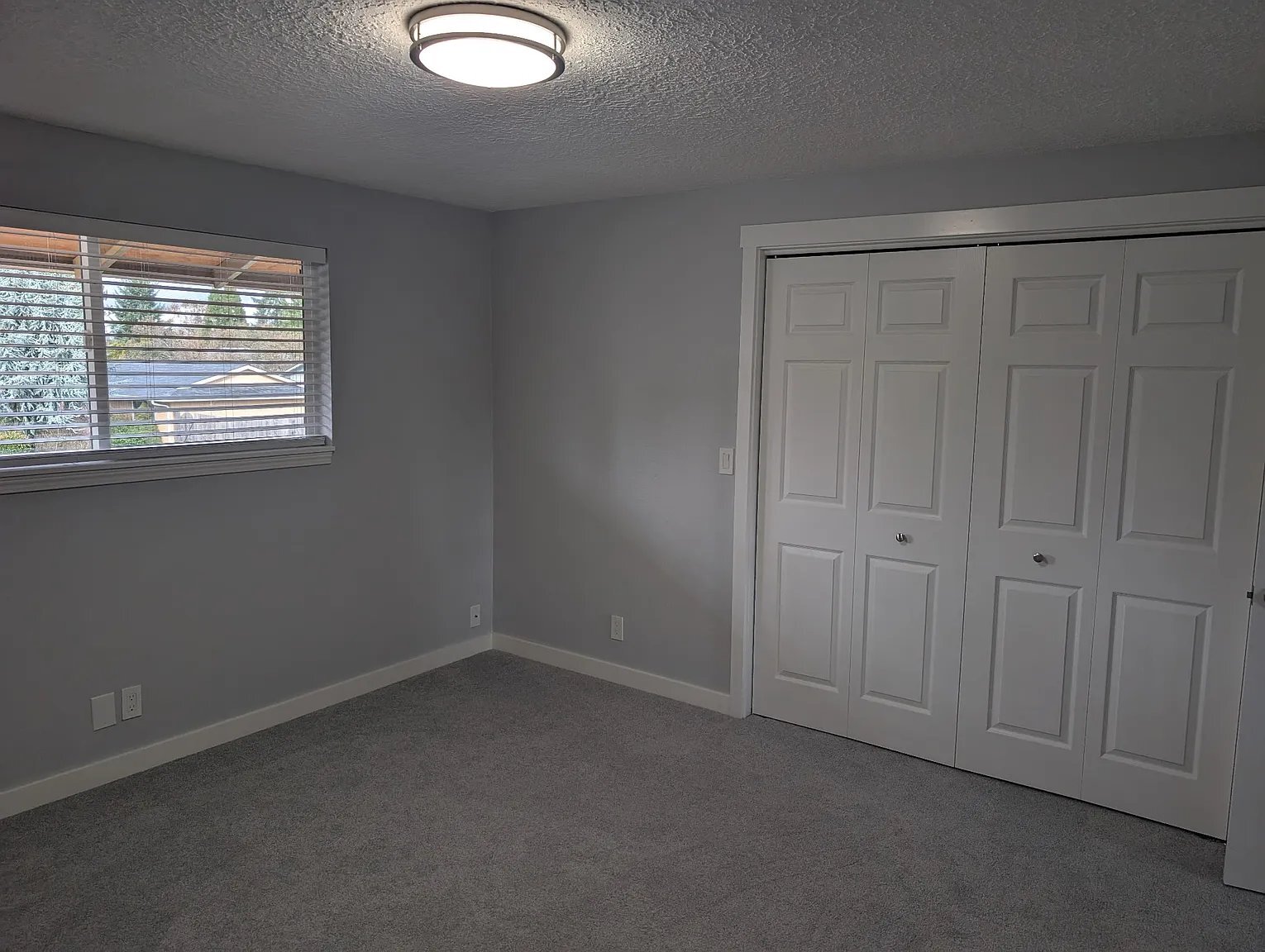 Building Photo - 10515 NE 8th St