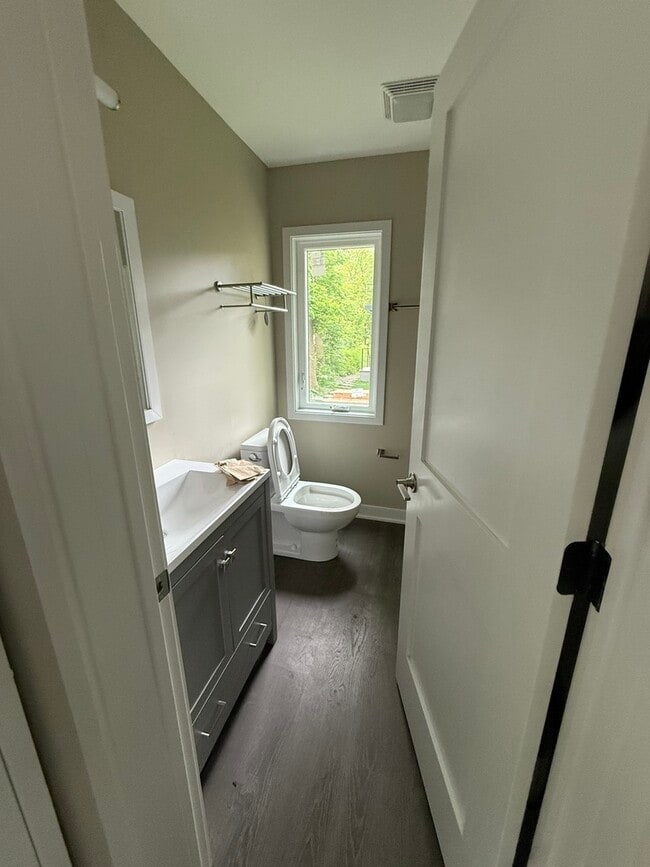 Building Photo - 1918 Noyes St