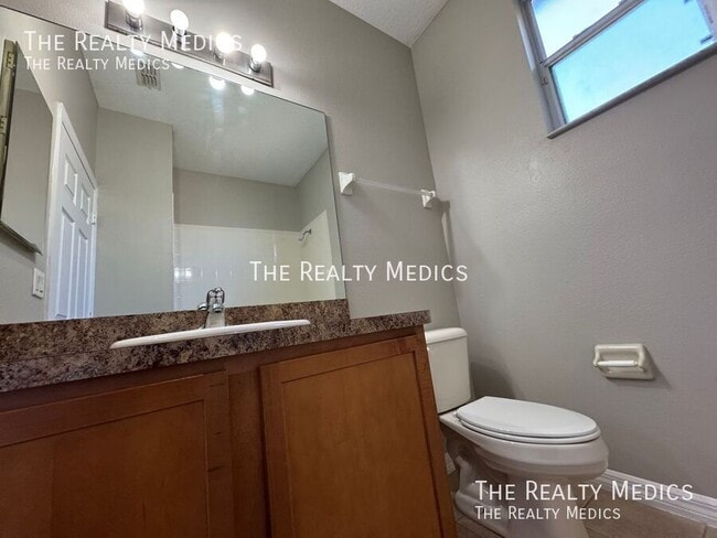 Building Photo - 447 Cierra Oaks Cir