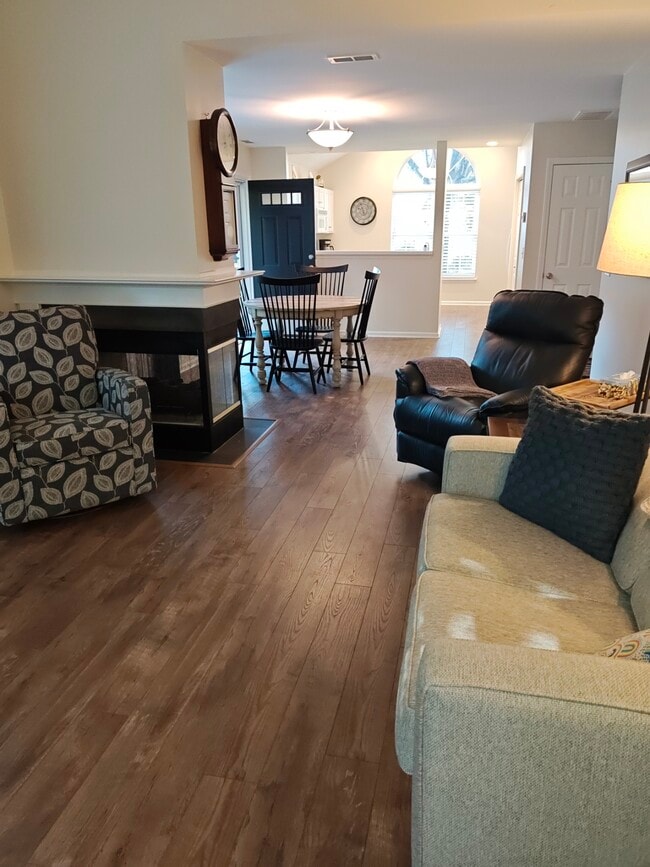 Building Photo - 6353 Double Eagle Dr