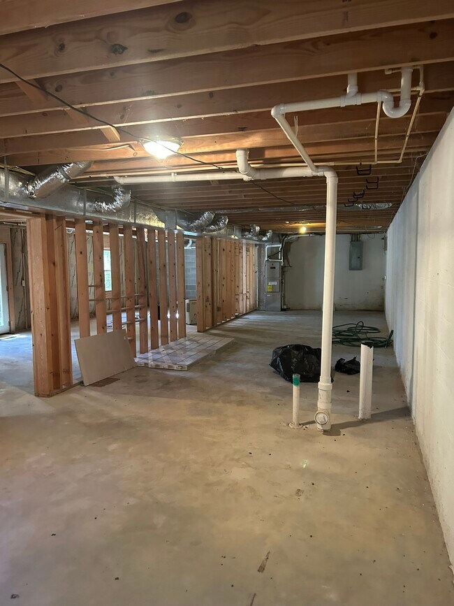 Building Photo - 233 Wildwind Ln