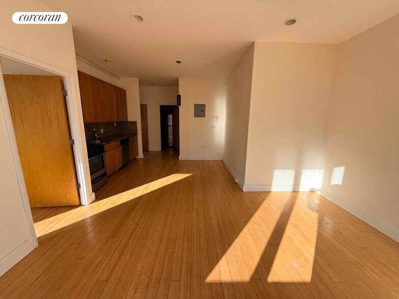 Building Photo - 467-469 Vanderbilt Ave