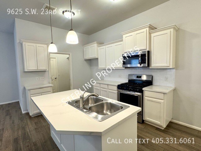 Building Photo - 9625 SW 23rd St