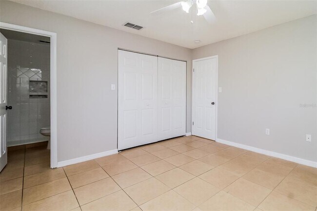 Building Photo - 1422 Kaley Ave
