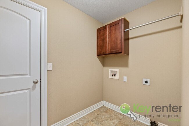 Building Photo - 2409-2411 E Coolwater St Duplex