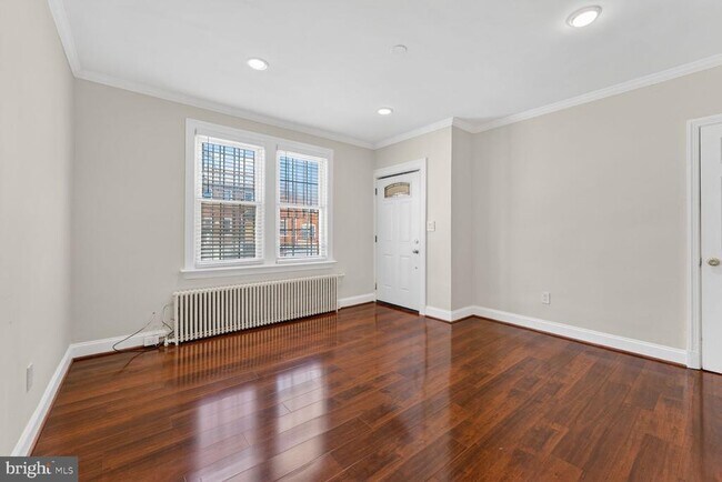 Building Photo - 1618 18th St SE