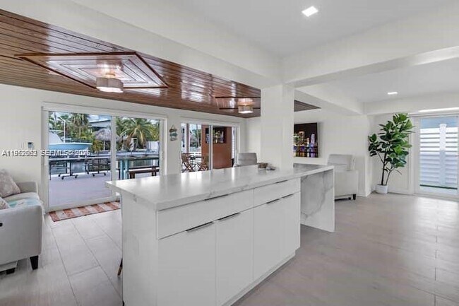 Building Photo - 125 Gardenia St