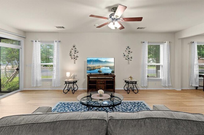 Building Photo - 109 Providence St