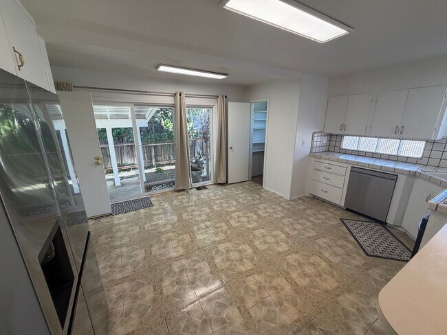 Building Photo - 2 bedroom | 2 bathroom | Single family home in Arden Park