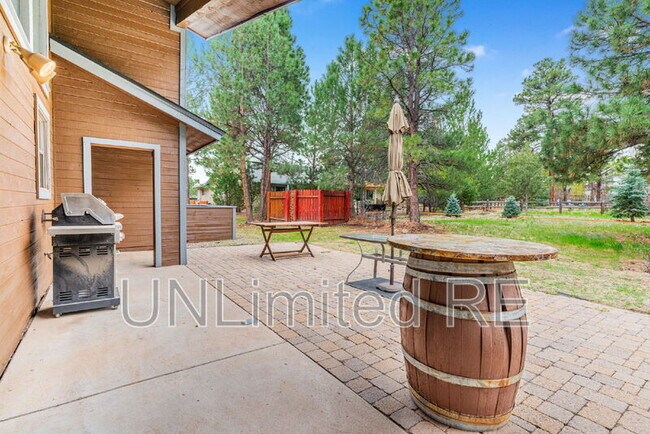 Building Photo - 4154 E Broken Rock Loop