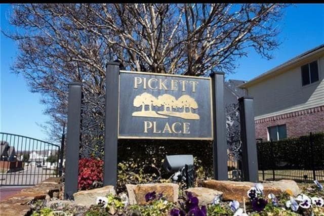 Building Photo - 3934 Brandon Park Dr