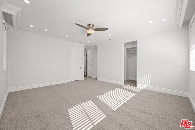 Building Photo - 816 S Catalina Ave