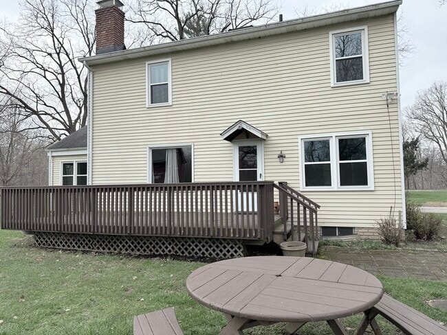 Building Photo - 8327 Riverview Rd