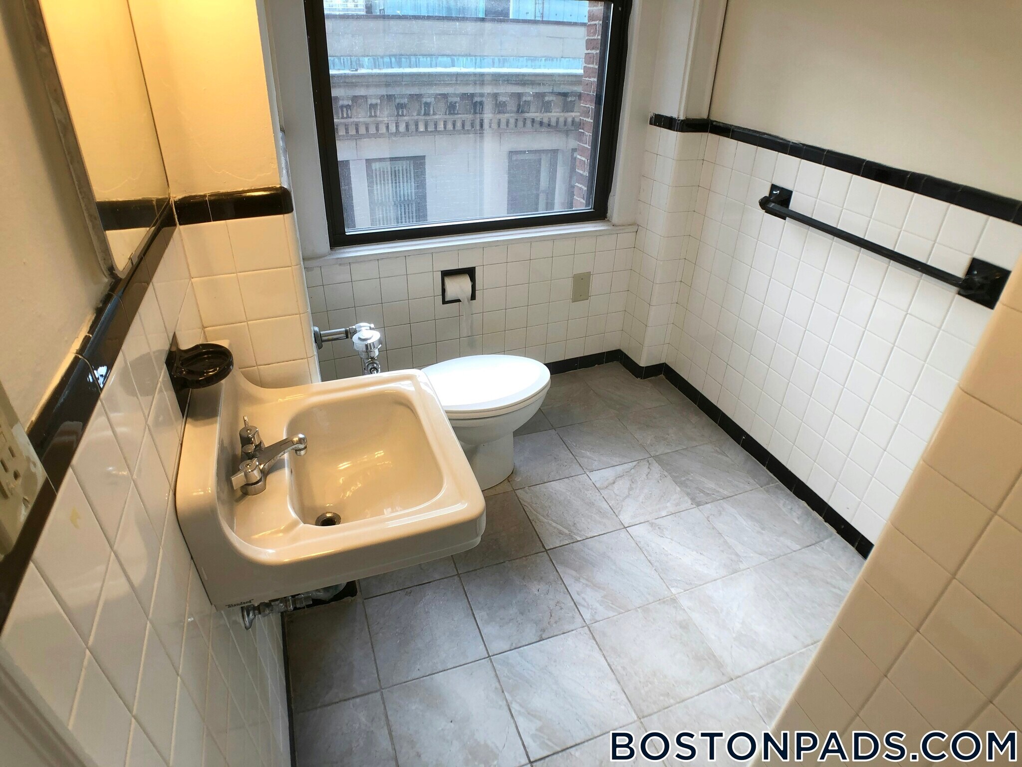 Building Photo - 62 Boylston St