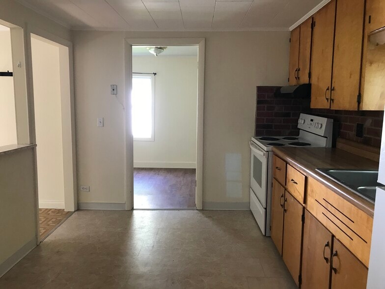 Building Photo - 150 Park St