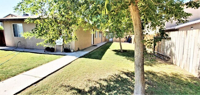 Building Photo - 938 E. 4th St.