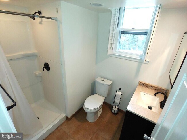 Building Photo - 149 Northway