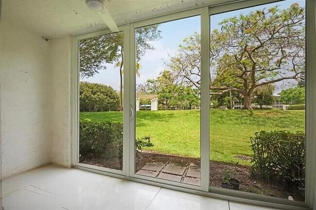 Building Photo - 2704 Nassau Bend