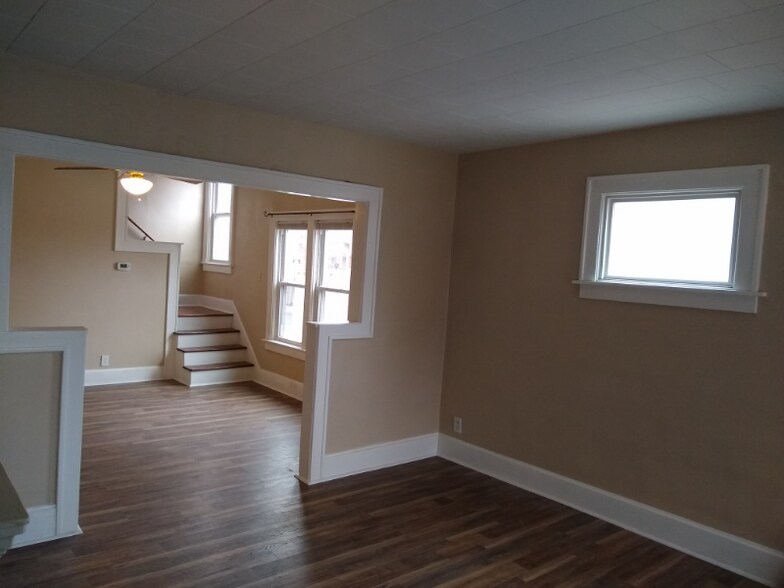 Building Photo - 2658 Deming Ave