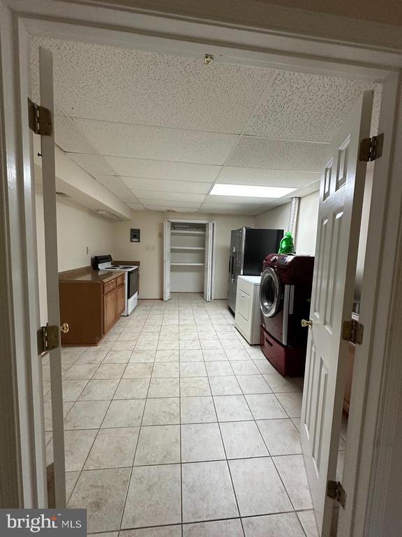 Building Photo - 893 Broad Oaks Dr