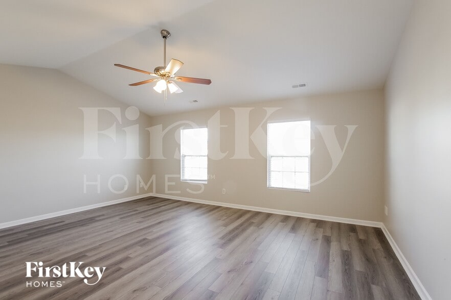 Building Photo - 7421 Lamplighter Close Dr