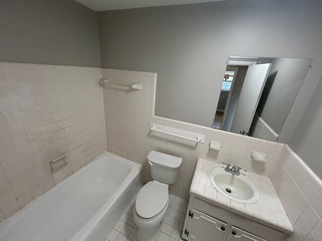 Building Photo - 3Bedroom 2 bath Huntsville AL