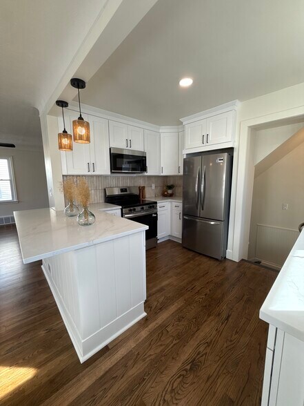 Building Photo - 125 S Minerva Ave