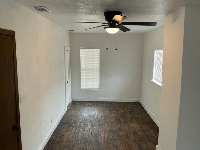 Building Photo - COMING SOON 4/2 with Acreage & BONUS SPACE