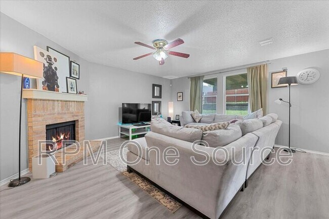 Building Photo - 5401 Pandale Valley Dr
