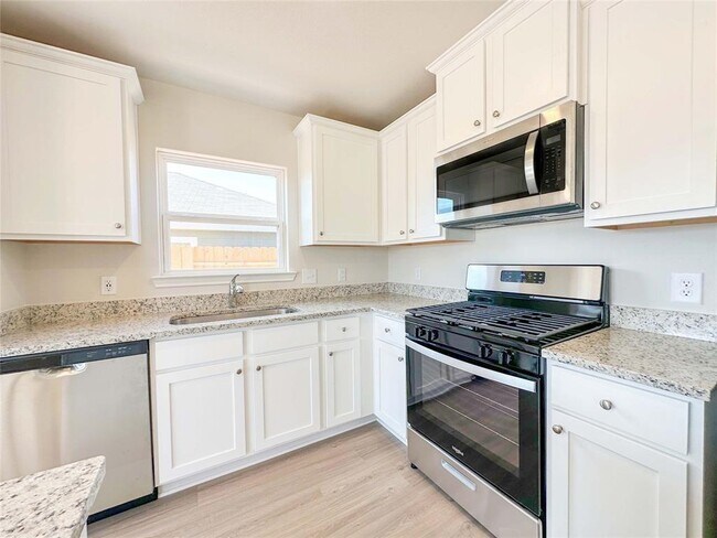 Building Photo - 16322 Sweet Grv Dr