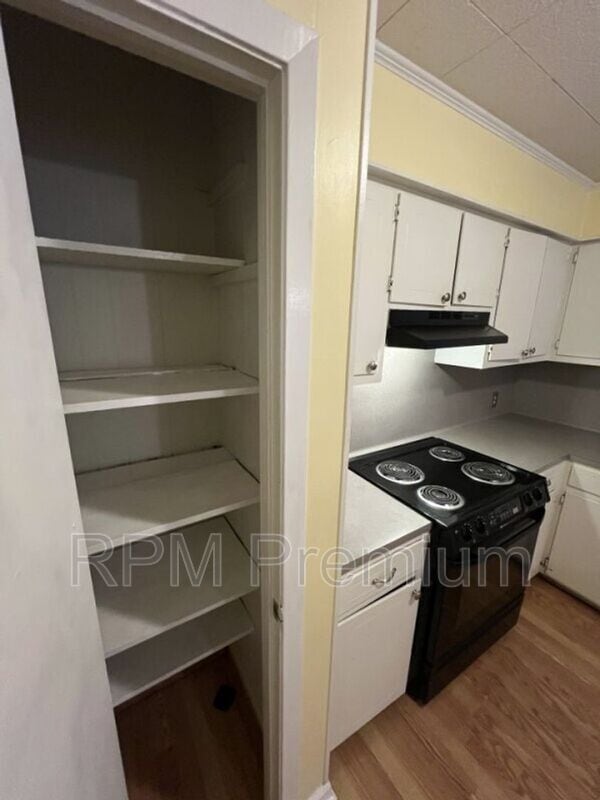 Building Photo - 4143 Nelson St