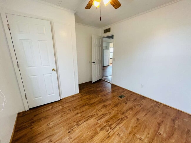 Building Photo - 3 BR, 2 BA doublewide in Pikeville school district