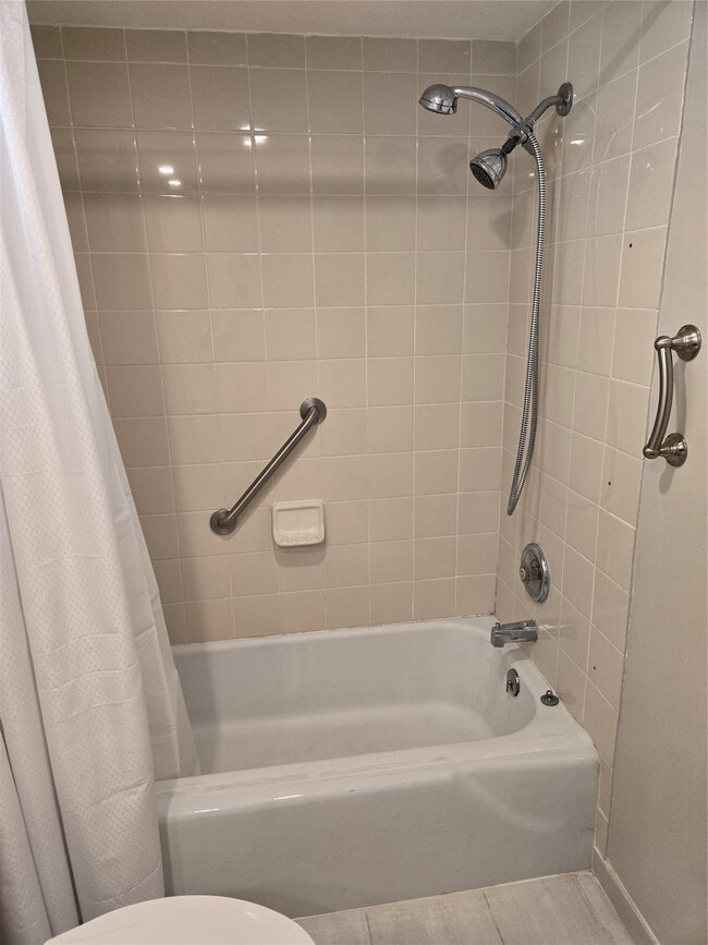 Building Photo - 2651 S Course Dr