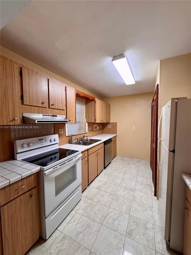 Building Photo - 5700 SW 42nd St