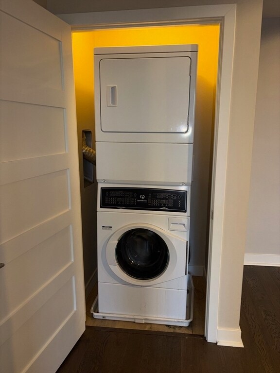 Building Photo - 130 John St