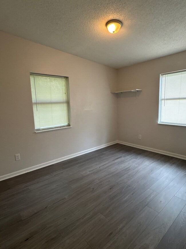 Building Photo - 1204 Carthage Dr