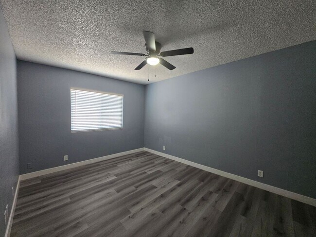 Building Photo - 6240 Bellota Dr