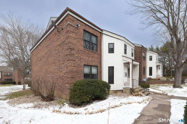 Building Photo - 48 Wellington Dr