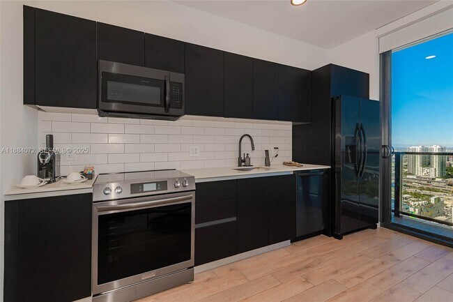 Building Photo - 398 NE 5th St