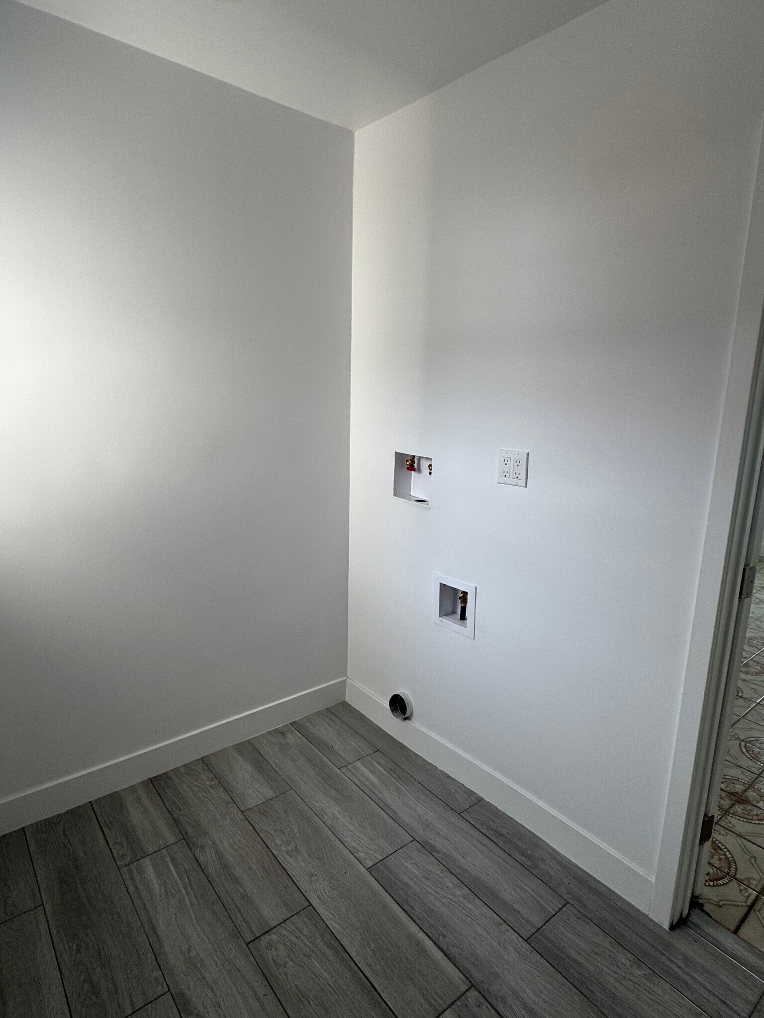 Building Photo - 1121 La Puerta St