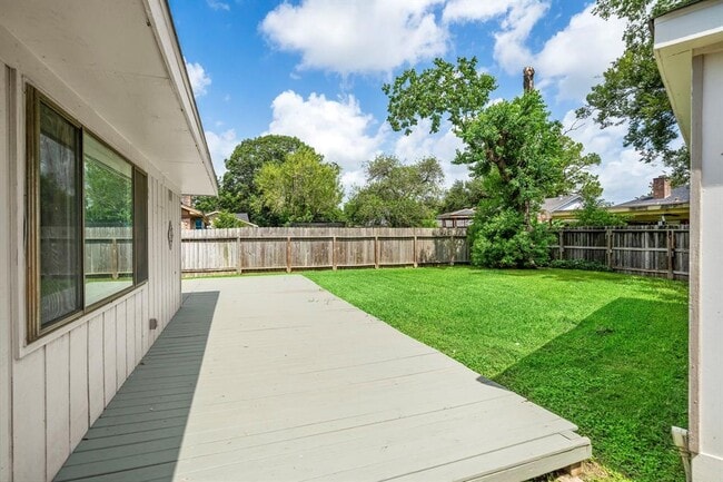 Building Photo - 11506 Hornbrook Dr