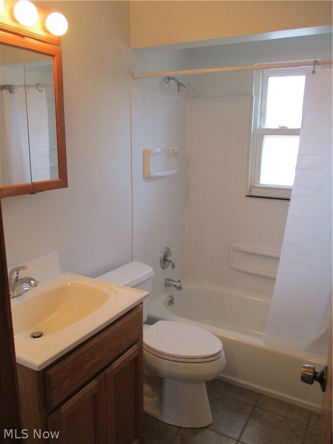 Building Photo - 2940 6th St