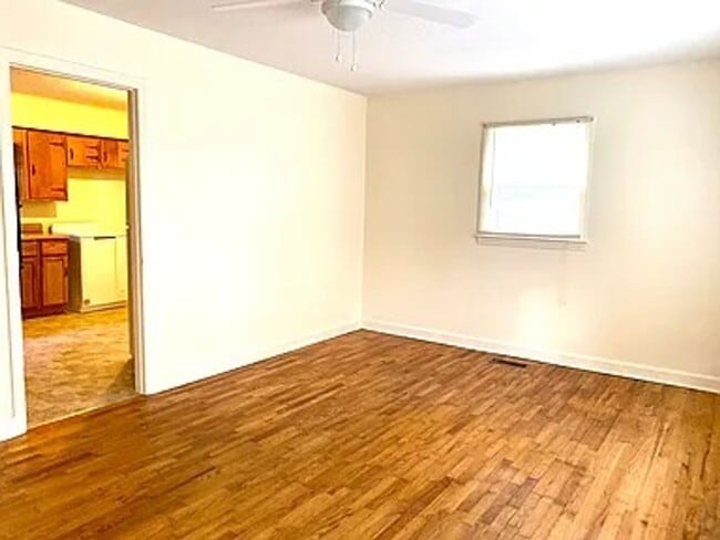 Building Photo - Newly renovated  3 bedroom 1 bath brick ra...