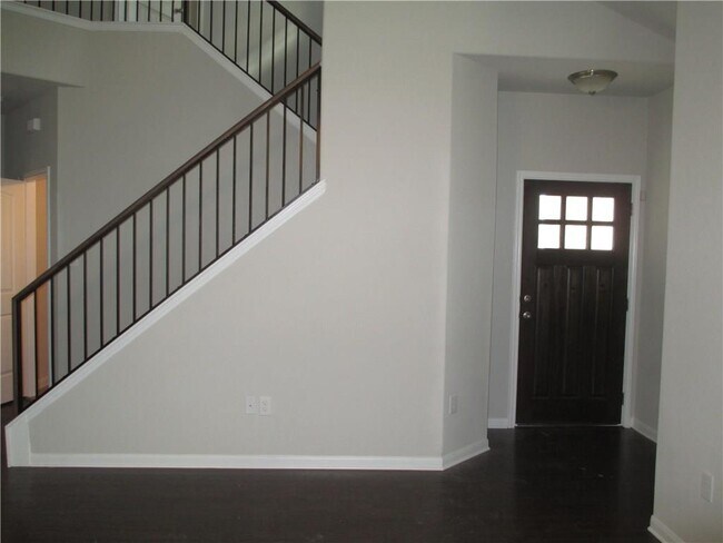 Building Photo - 1704 Willow Vista